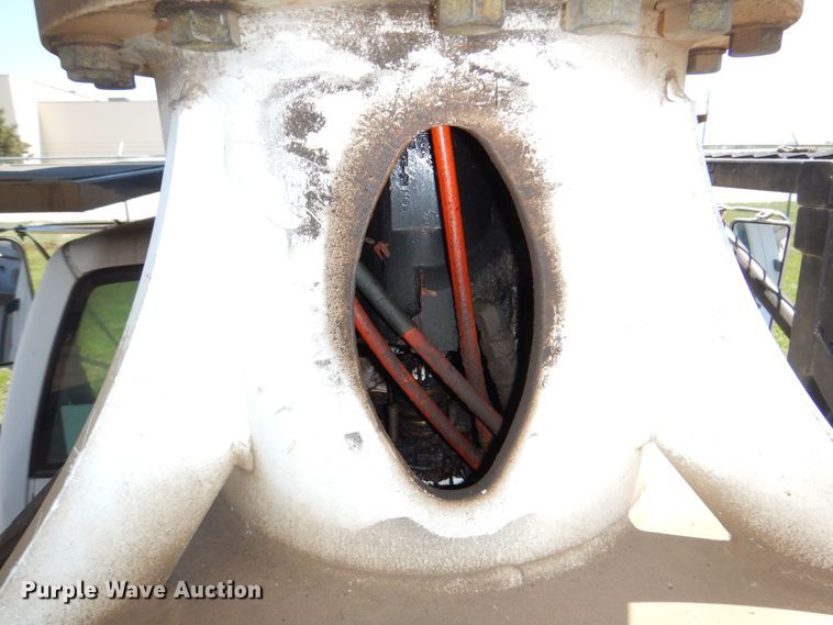 image for item DN7474 2002 GMC C7500  bucket truck