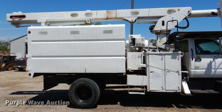image for item DN7474 2002 GMC C7500  bucket truck