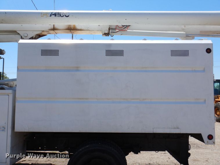 image for item DN7474 2002 GMC C7500  bucket truck