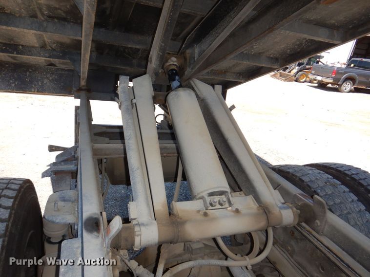 image for item DN7474 2002 GMC C7500  bucket truck