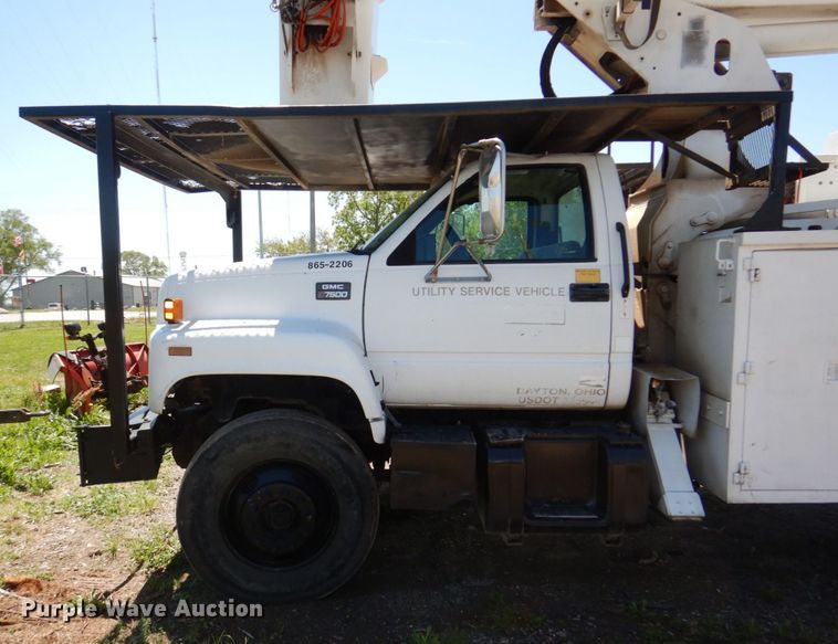 image for item DN7474 2002 GMC C7500  bucket truck