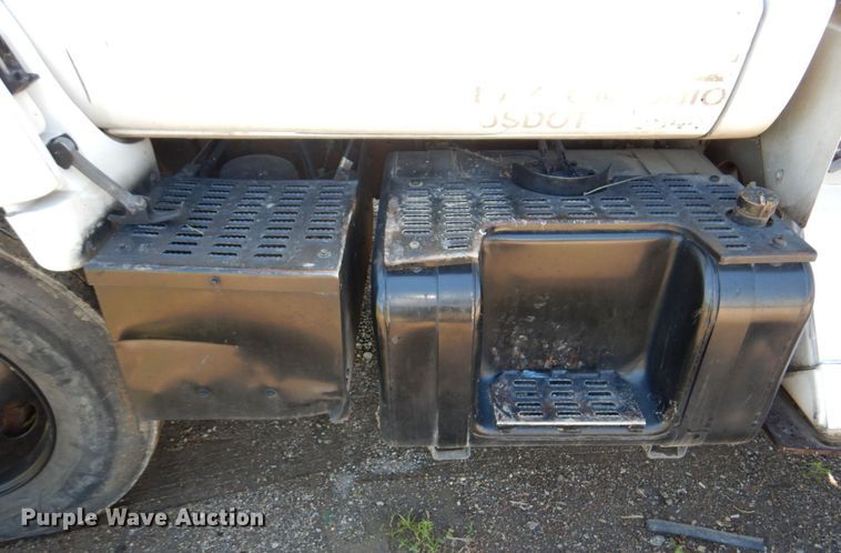 image for item DN7474 2002 GMC C7500  bucket truck