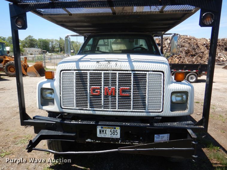 image for item DN7474 2002 GMC C7500  bucket truck