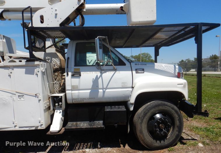 image for item DN7474 2002 GMC C7500  bucket truck