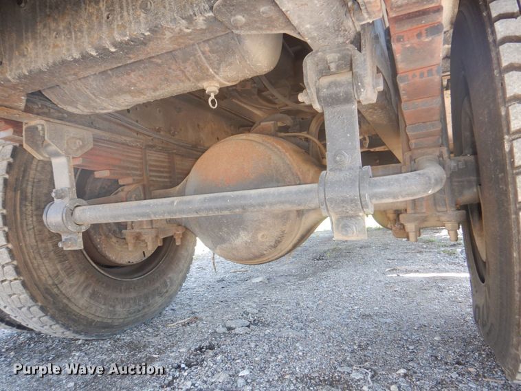 image for item DN7474 2002 GMC C7500  bucket truck