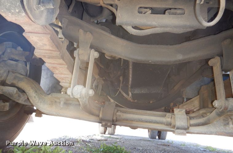 image for item DN7474 2002 GMC C7500  bucket truck