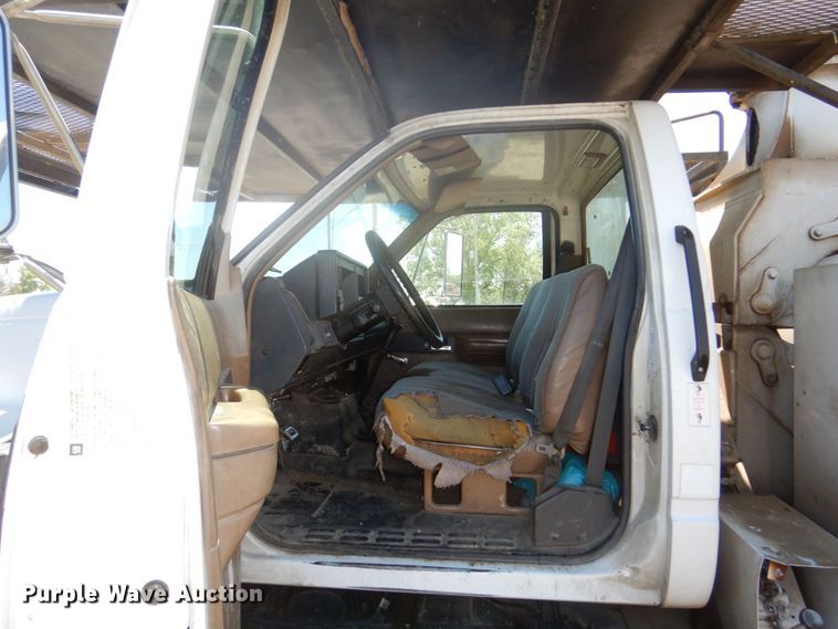 image for item DN7474 2002 GMC C7500  bucket truck