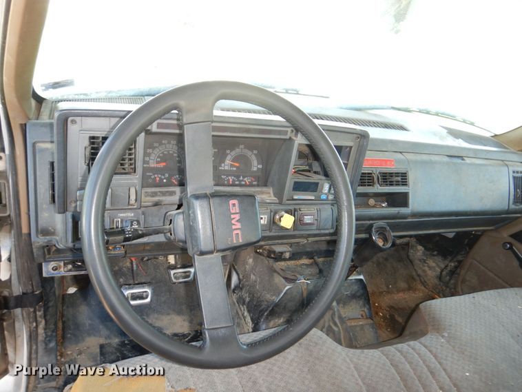 image for item DN7474 2002 GMC C7500  bucket truck