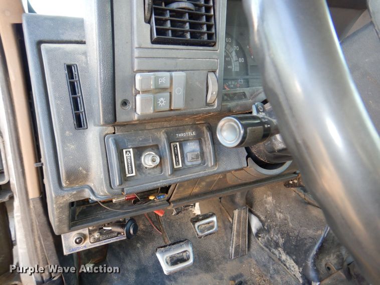 image for item DN7474 2002 GMC C7500  bucket truck