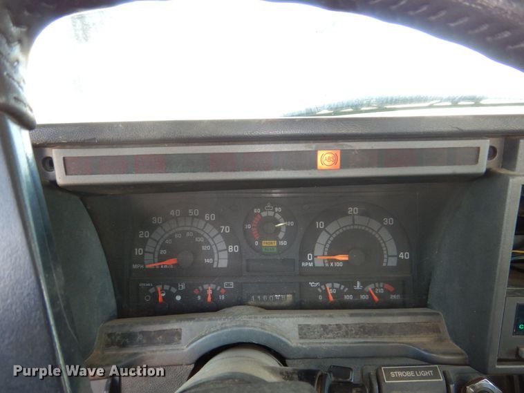 image for item DN7474 2002 GMC C7500  bucket truck