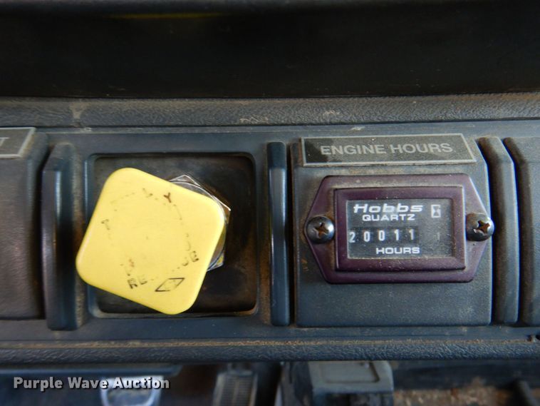 image for item DN7474 2002 GMC C7500  bucket truck