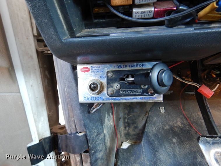 image for item DN7474 2002 GMC C7500  bucket truck