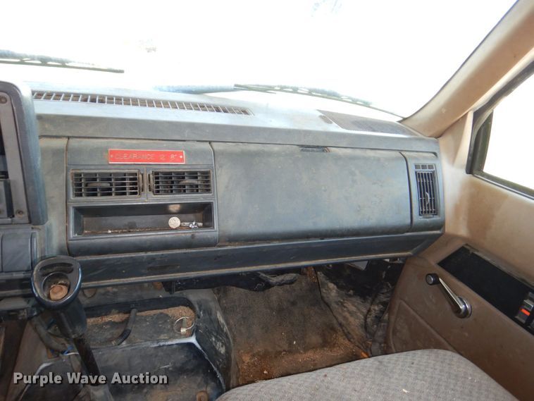 image for item DN7474 2002 GMC C7500  bucket truck