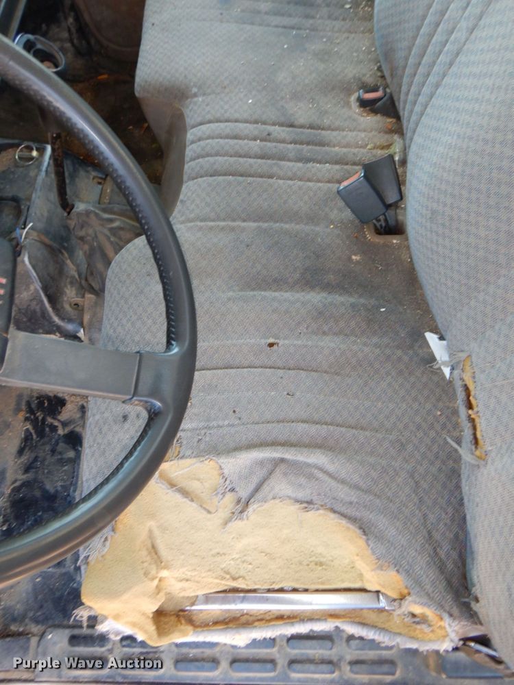 image for item DN7474 2002 GMC C7500  bucket truck