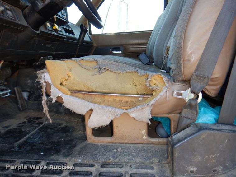 image for item DN7474 2002 GMC C7500  bucket truck