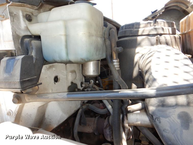 image for item DN7474 2002 GMC C7500  bucket truck