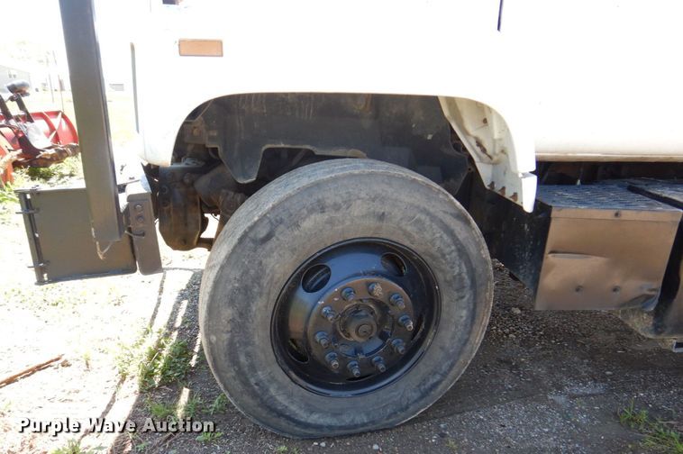 image for item DN7474 2002 GMC C7500  bucket truck