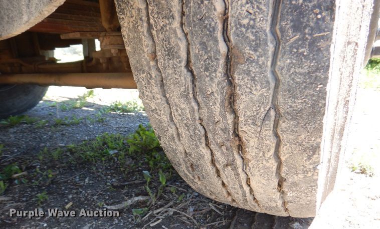 image for item DN7474 2002 GMC C7500  bucket truck