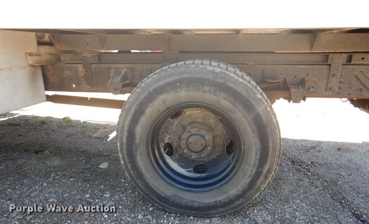 image for item DN7474 2002 GMC C7500  bucket truck