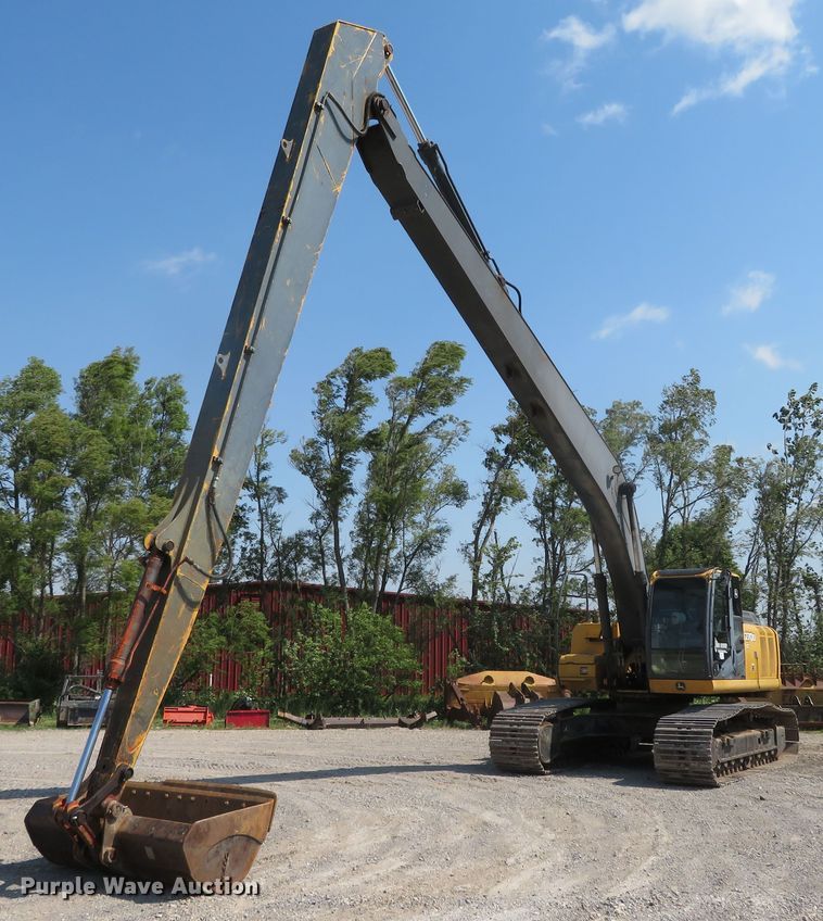 image for item DN7993 2008 John Deere 270D LC long reach excavator