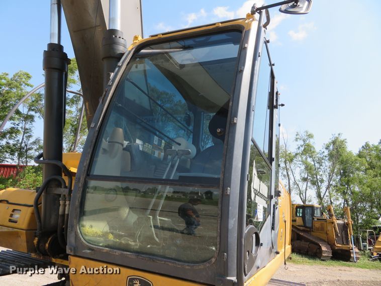 image for item DN7993 2008 John Deere 270D LC long reach excavator