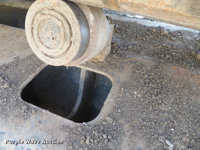 image for item DN7993 2008 John Deere 270D LC long reach excavator