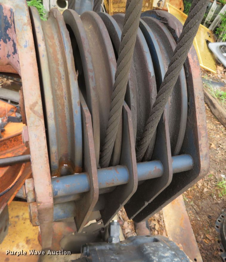 image for item DN7996 Mckissick M025014L  crane block and hook