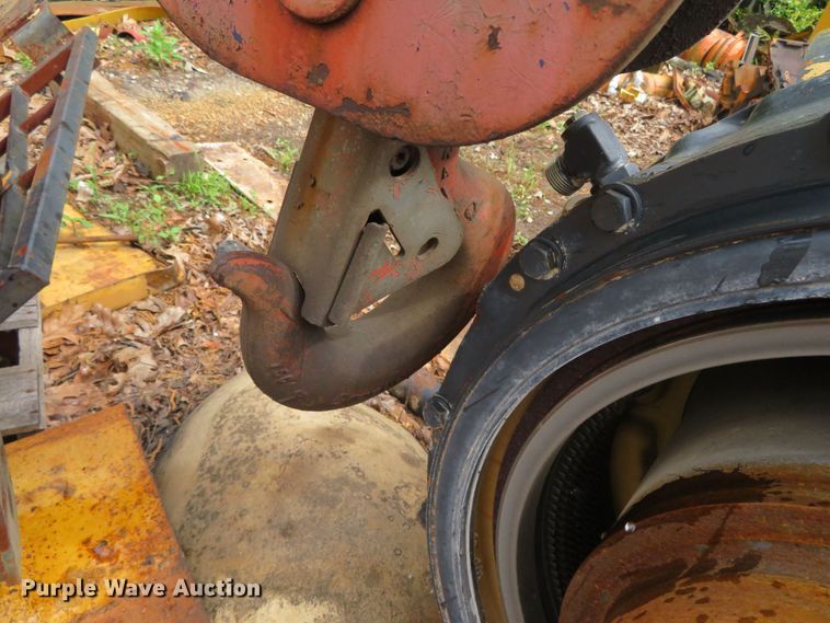 image for item DN7996 Mckissick M025014L  crane block and hook