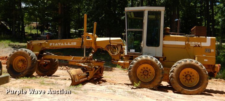 image for item DP4039 1995 Fiat-Allis FG85A motor grader