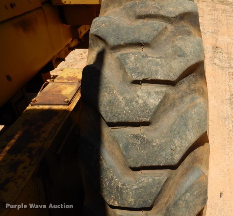 image for item DP4039 1995 Fiat-Allis FG85A motor grader