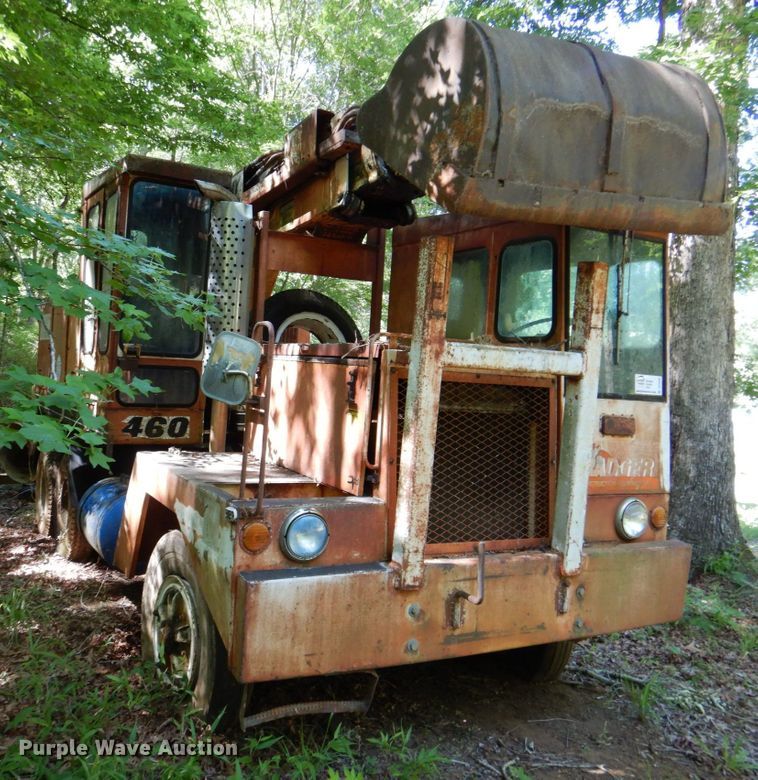 image for item DP4040 1985 Badger 460  wheeled excavator