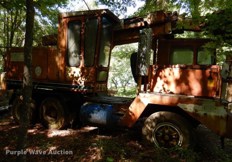 image for item DP4040 1985 Badger 460  wheeled excavator