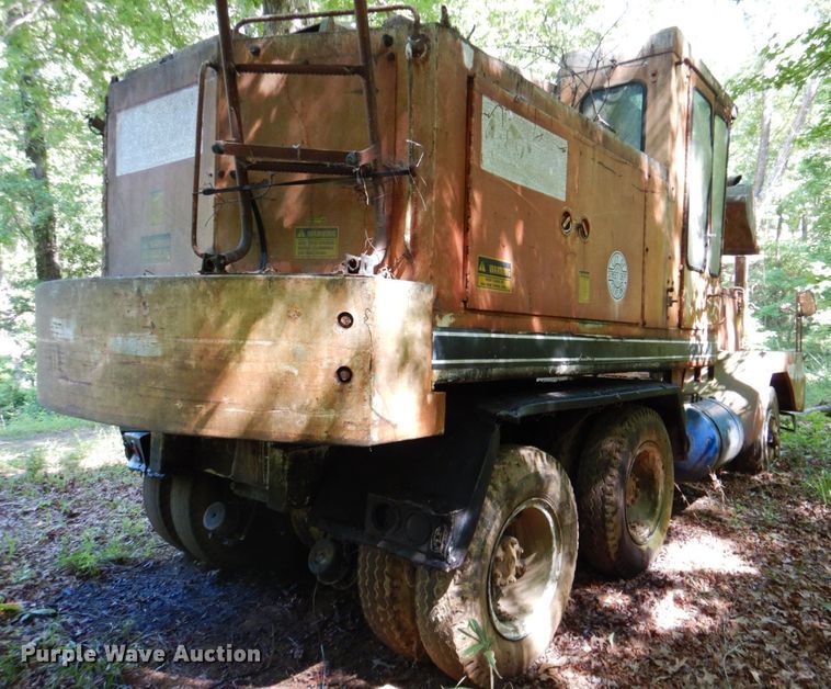 image for item DP4040 1985 Badger 460  wheeled excavator