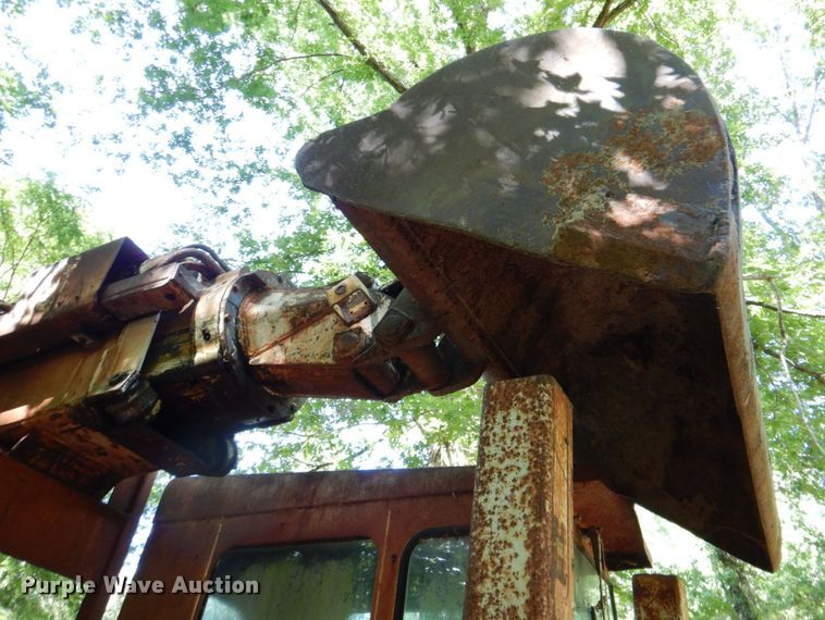 image for item DP4040 1985 Badger 460  wheeled excavator