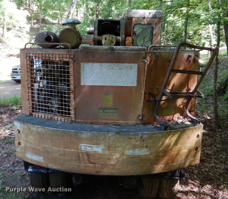 image for item DP4040 1985 Badger 460  wheeled excavator