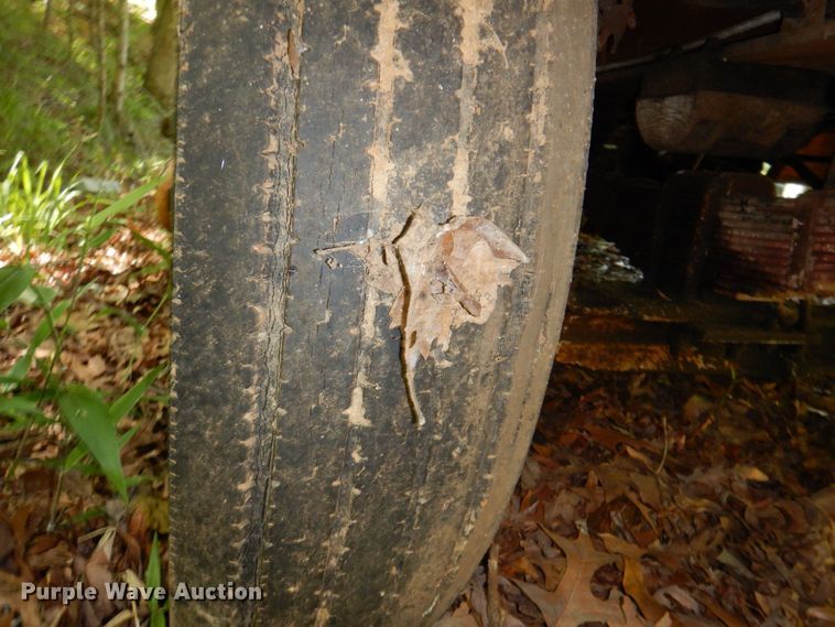 image for item DP4040 1985 Badger 460  wheeled excavator