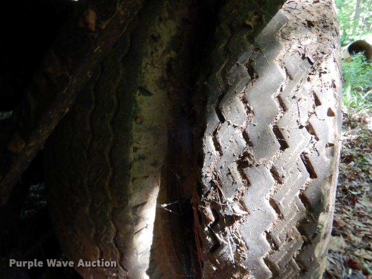 image for item DP4040 1985 Badger 460  wheeled excavator