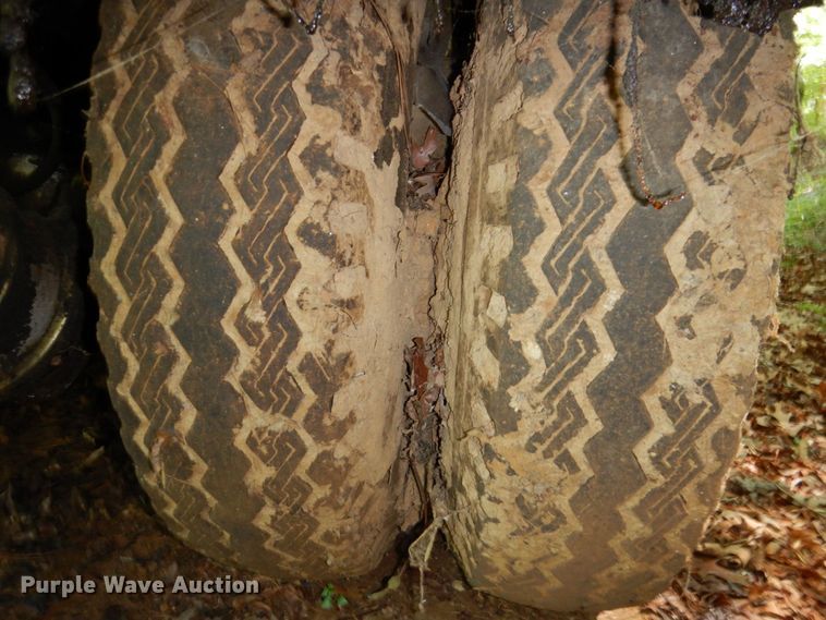 image for item DP4040 1985 Badger 460  wheeled excavator