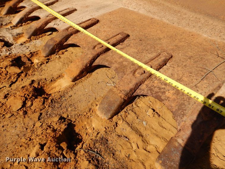 image for item DP4041 Caterpillar 977L  track loader