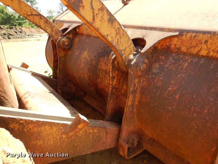 image for item DP4041 Caterpillar 977L  track loader