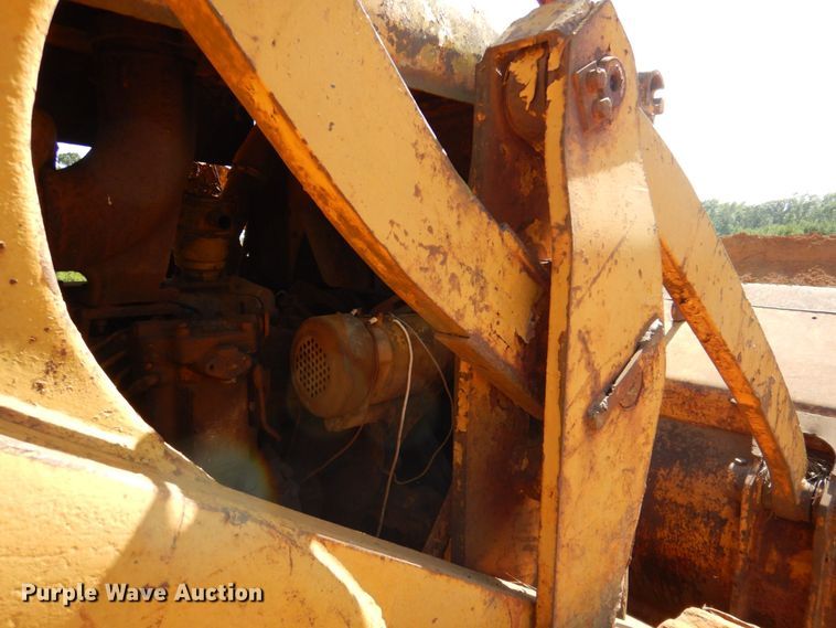 image for item DP4041 Caterpillar 977L  track loader