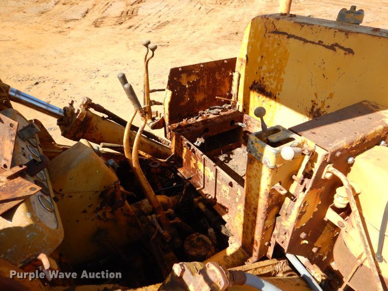 image for item DP4041 Caterpillar 977L  track loader