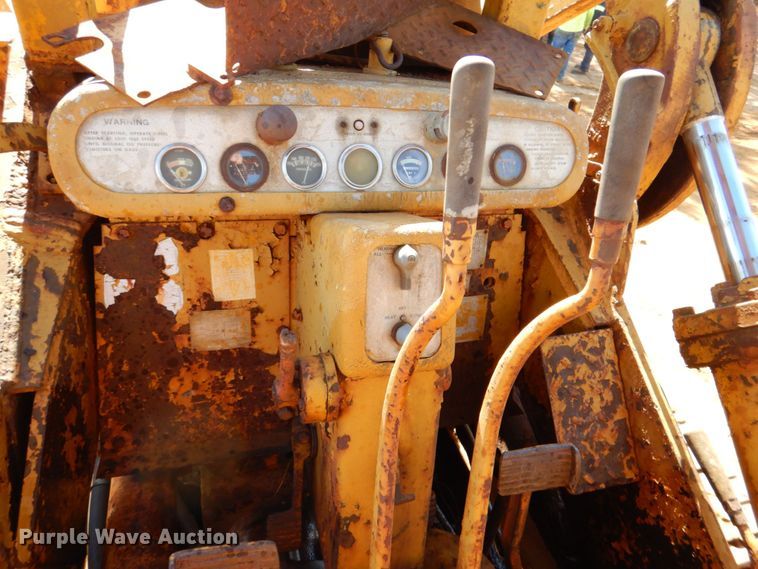 image for item DP4041 Caterpillar 977L  track loader