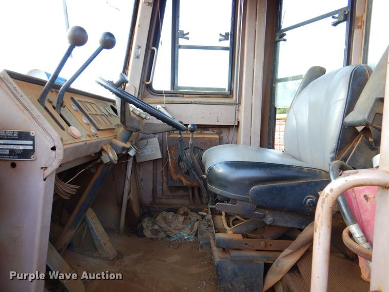 image for item DP4042 1983 Dresser 550  wheel loader