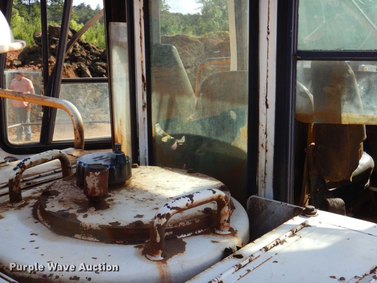 image for item DP4042 1983 Dresser 550  wheel loader