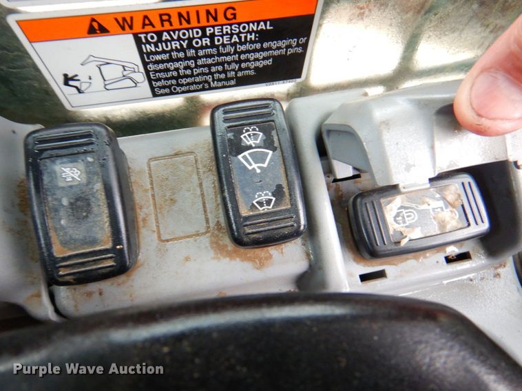 image for item DP4204 2015 Kubota SVL75  tracked skid steer loader