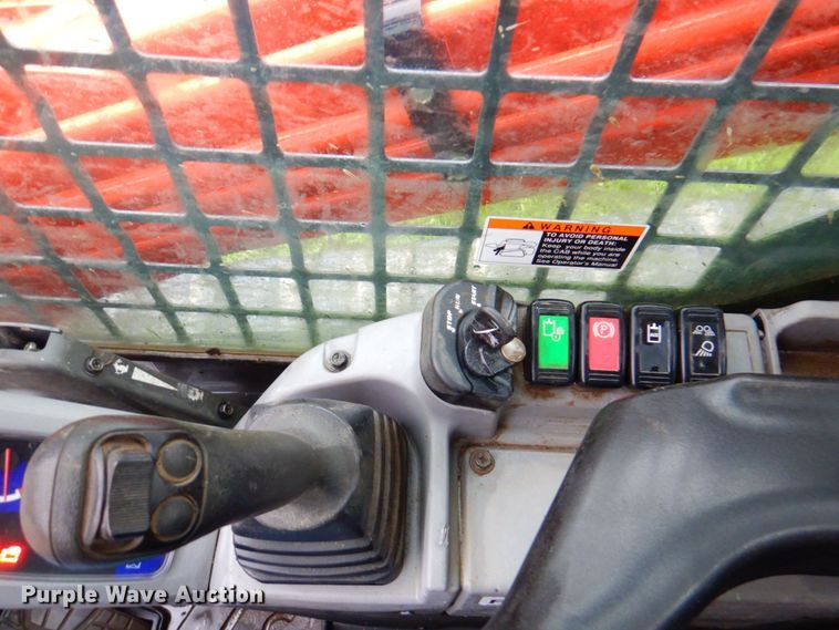 image for item DP4204 2015 Kubota SVL75  tracked skid steer loader