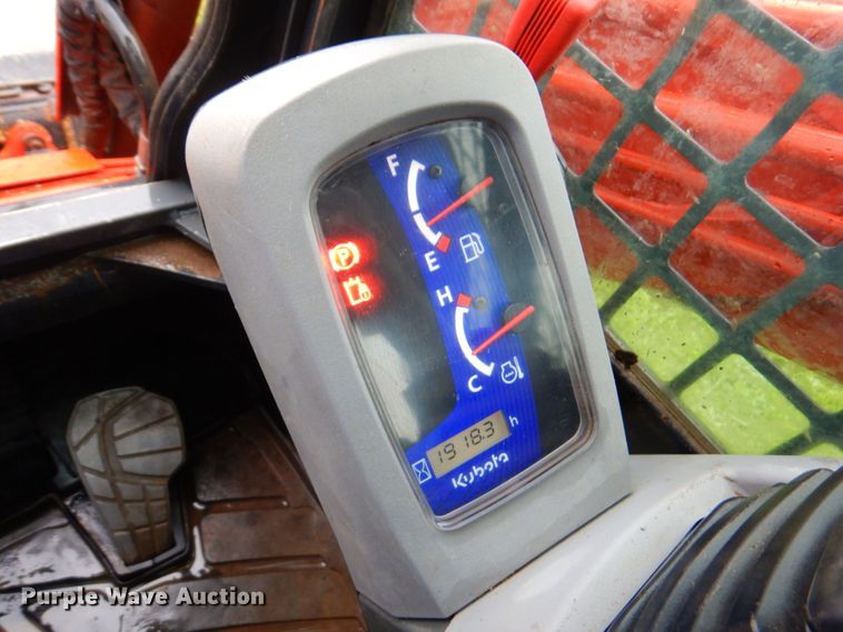 image for item DP4204 2015 Kubota SVL75  tracked skid steer loader