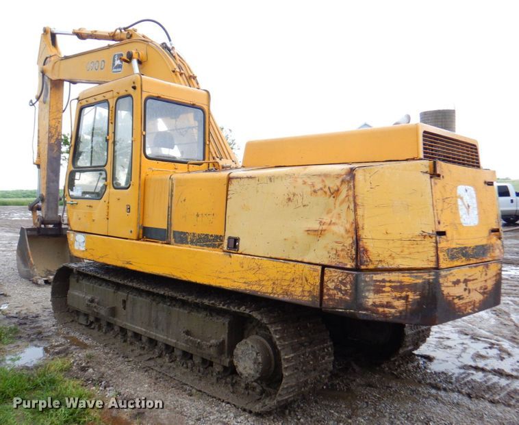 image for item DP4209 1987 John Deere 690D  excavator