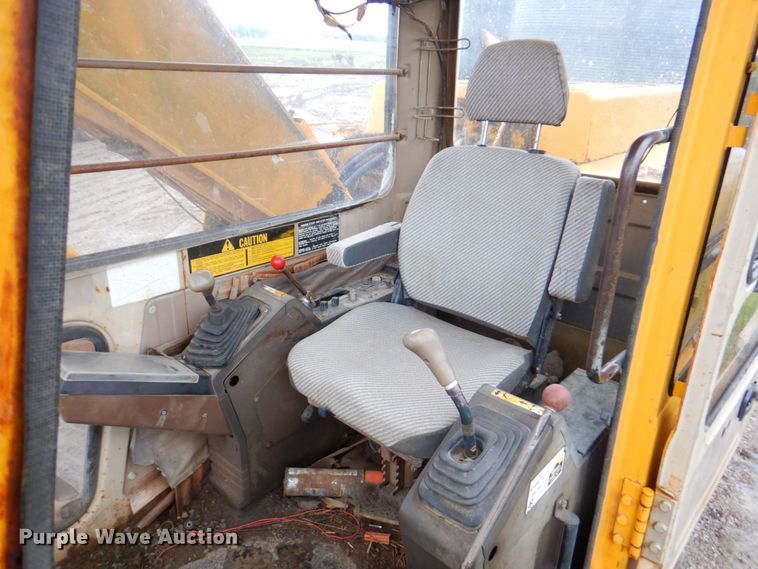 image for item DP4209 1987 John Deere 690D  excavator